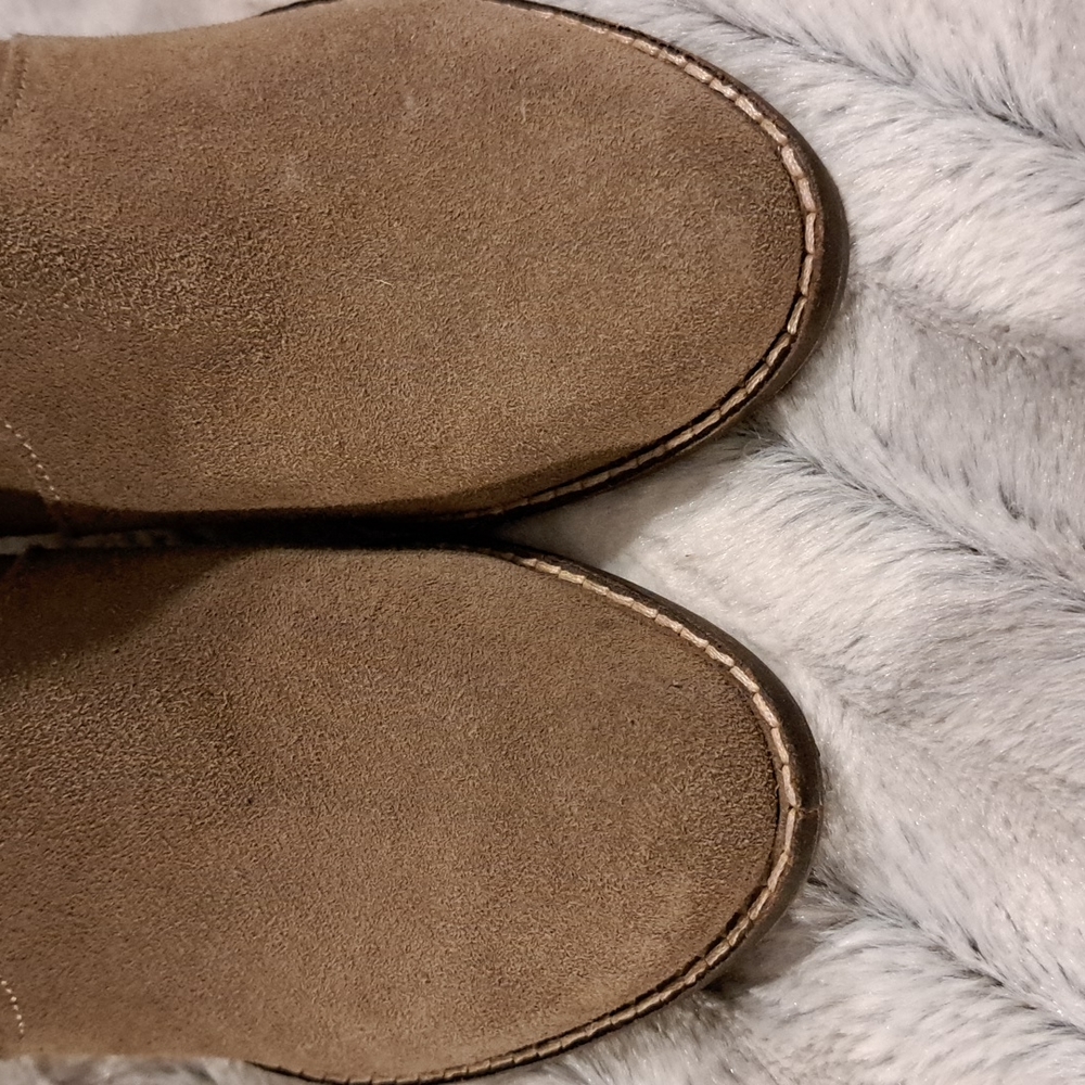 Dolce Vita suede bootie with side zip - Picture 3 of 9